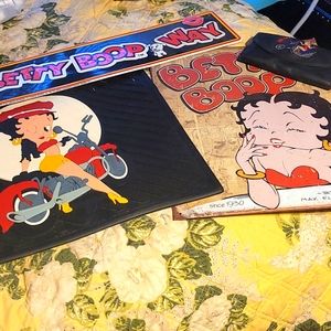 Bettyboop1960  tin signs a floor mat and billfold